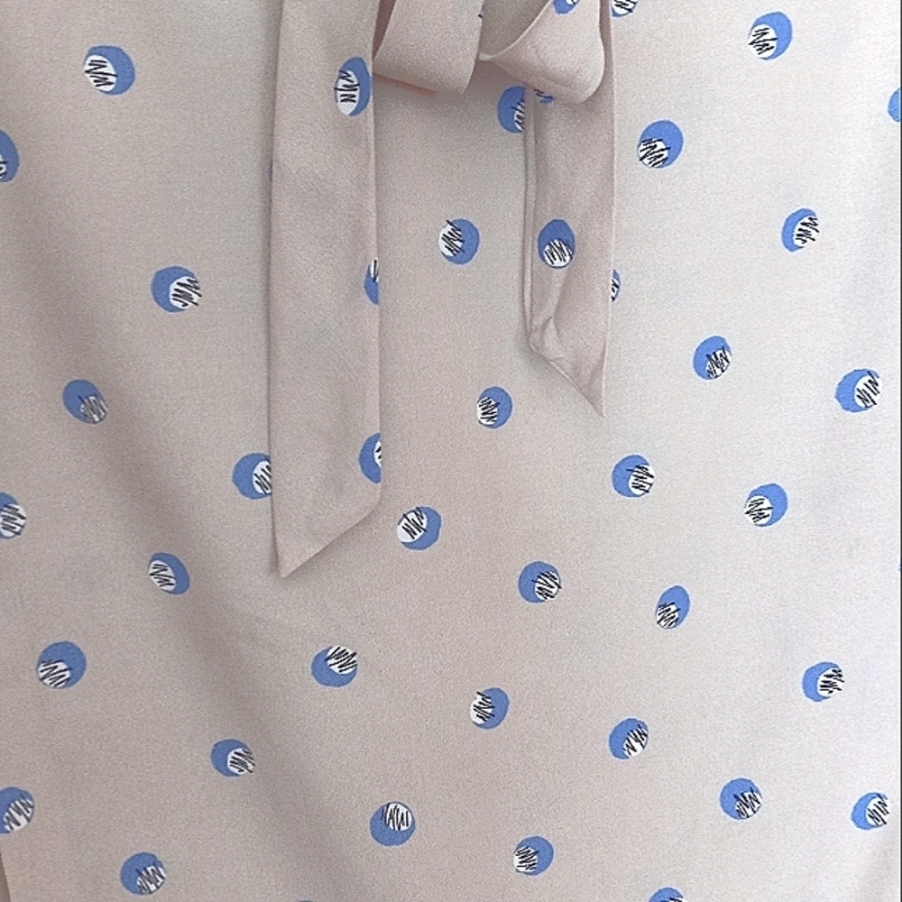 *1970s* VINTAGE Office Secretary  BLOUSE Neck line bow. 1/2 Sleeves - Picture 8 of 9